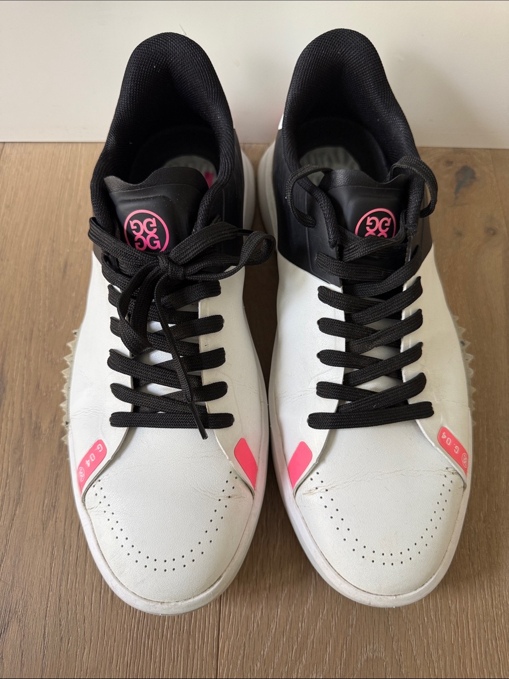 Men's White and Pink Low-Top Sneakers with Black Accents